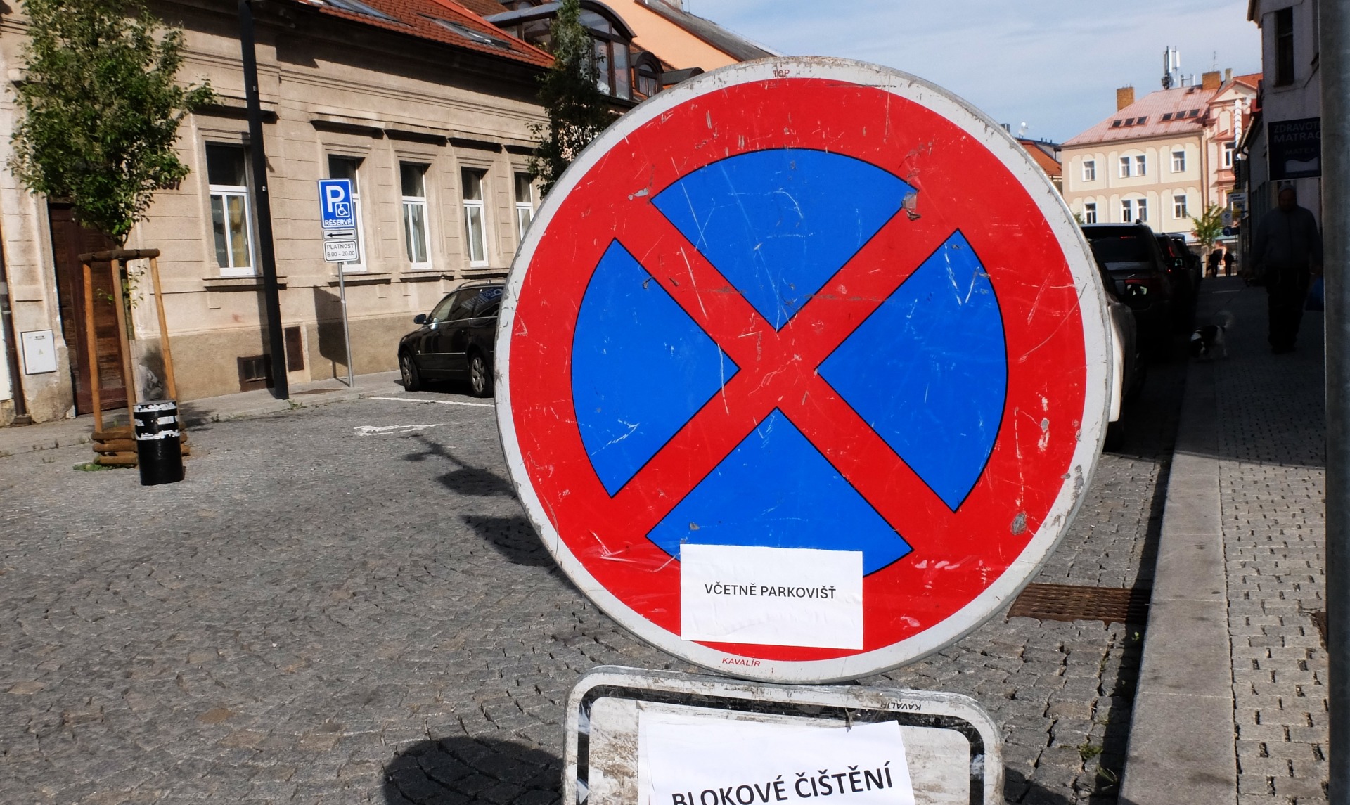 Tento týden vyparkujte vozidla v centru Kladna