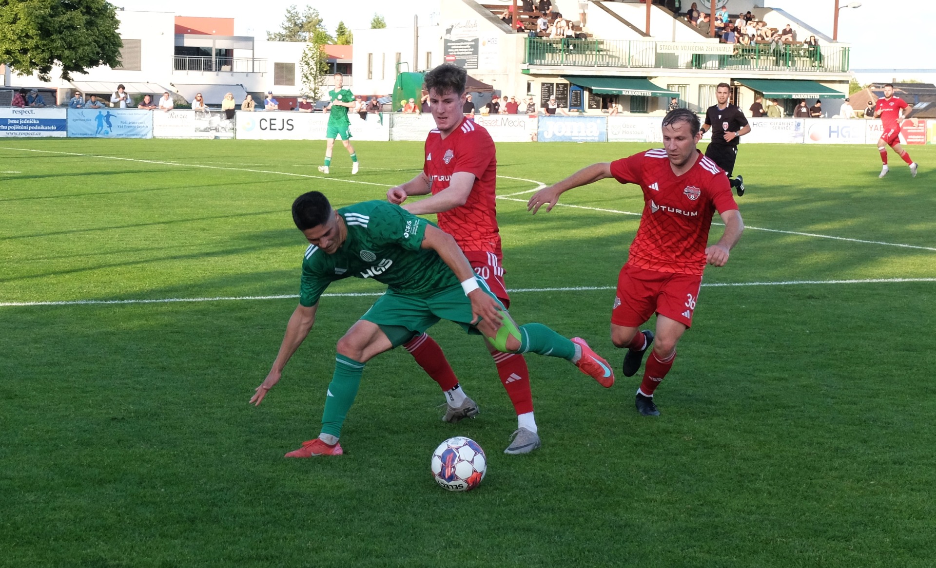 Kladno potvrdilo super formu, Hřebeč ještě dýchá