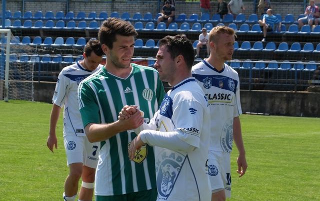 dozvukcharvat