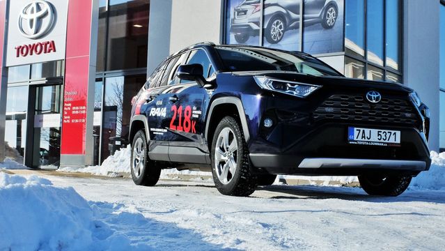 Nová Toyota RAV 4 je hybridní SUV. Přijďte ji otestovat