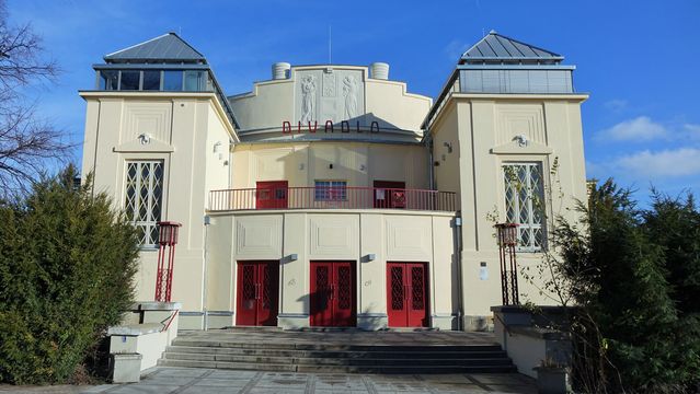 Kladenské divadlo žádá diváky o peníze na dezinfekci. Jinak prý hrát nezačne