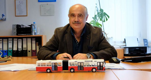 Hromadné dopravě stačí na mostě dva pruhy Hromadné dopravě stačí na mostě dva pruhy