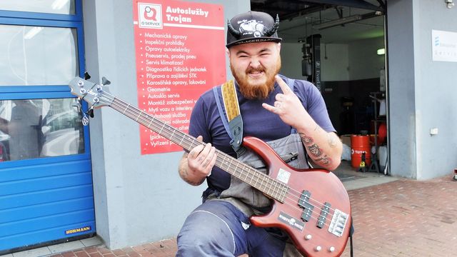 Basista Lesák: Wicked Dolls shání zpěváka nebo tvrdší zpěvačku