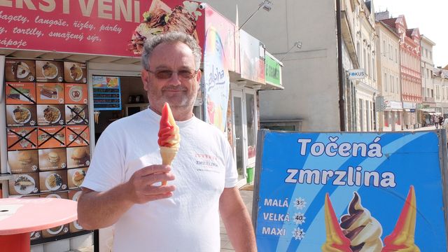 Podnikají v centru Kladna. Petr Dobřichovský žije ze čtvrtého týdne