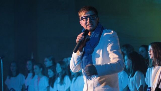 Kladenské Vánoce. Na náměstí vystoupí Petr Kotvald, na zámku je adventní program Kladenské Vánoce. Na náměstí vystoupí Petr Kotvald, na zámku je adventní program