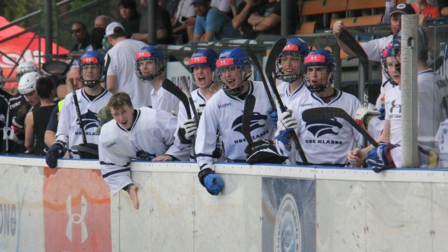 Hokejbaloví junioři dnes zabojují o finále Hokejbaloví junioři dnes zabojují o finále