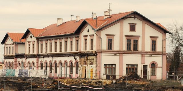 Známe možnou podobu nové budovy kladenského nádraží