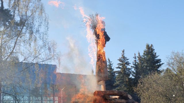 Čarodějnice dnešní slet přežijí. Pálit se nebude, soutěžit ano