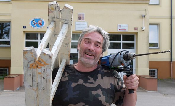 Kladenští školníci. Karel Souček má pod palcem „pětku“