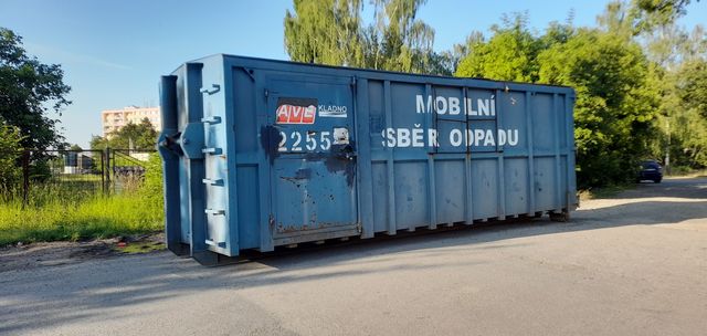 Mobilní dvůr dnes stojí u Kovárny, vany přijedou do Kročehlav, Rozdělova a Motyčína